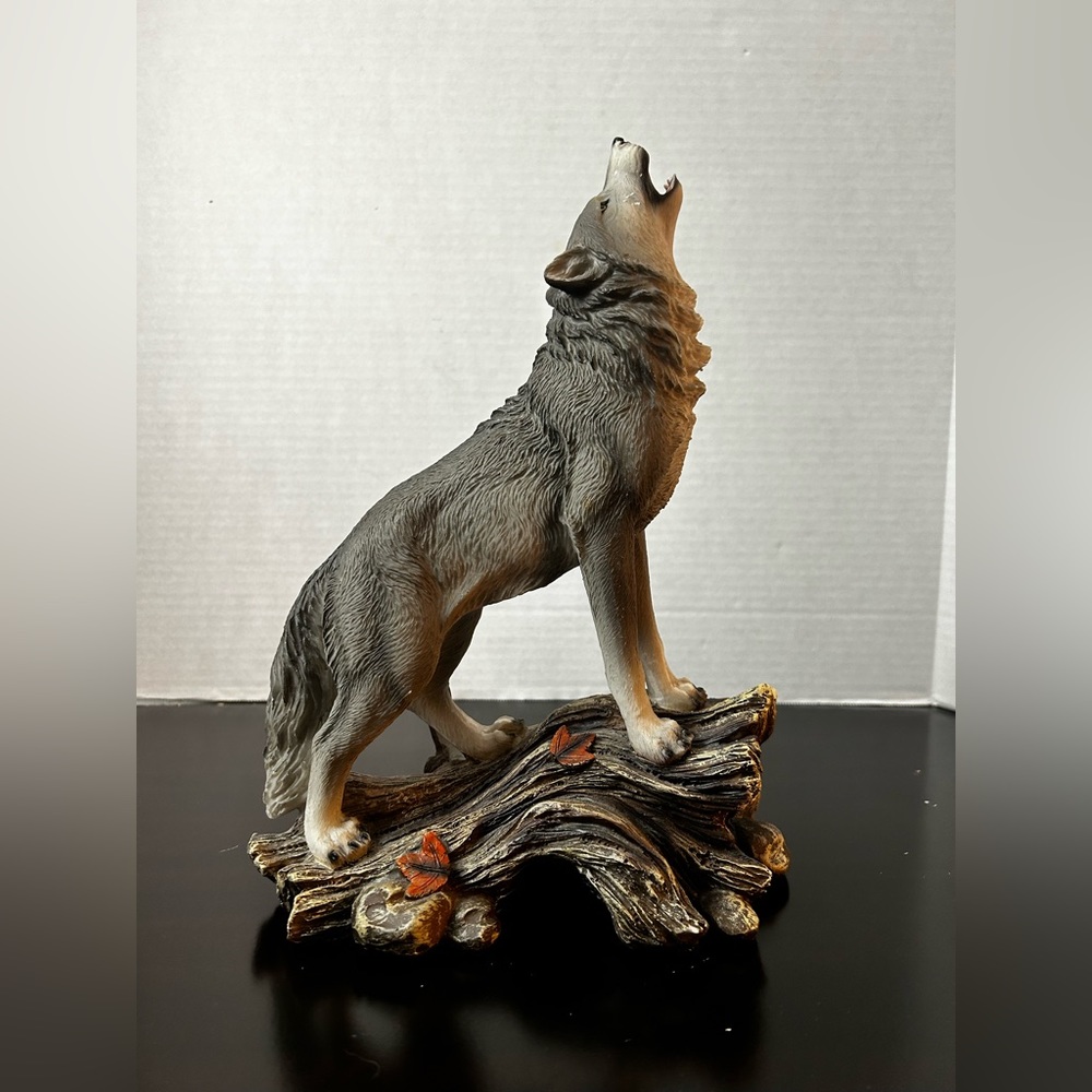 Large Cries Of The Night Howling Alpha Gray Wolf Statue 12"H Spirit Wolves Decor